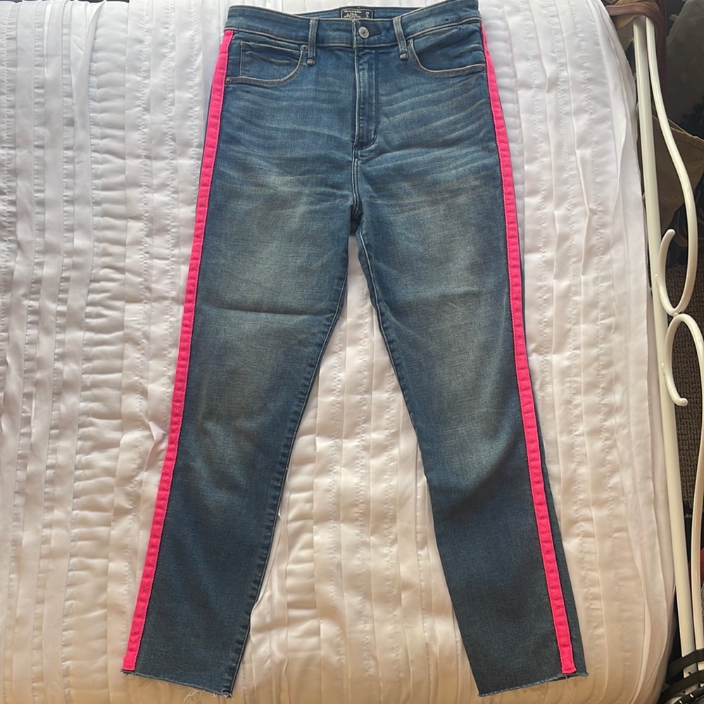 Lightly worn Abercrombie & Fitch jeans!
